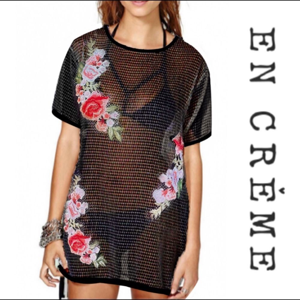 🍍3/$15🍍 En Cremé Embroidered Fishnet Mesh Coverup